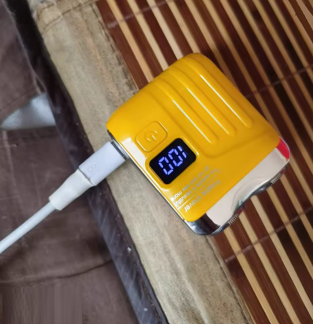 Mini Barbeador Elétrico bladePRO Rotativo IPX7 [CORTA IGUAL NAVALHA]